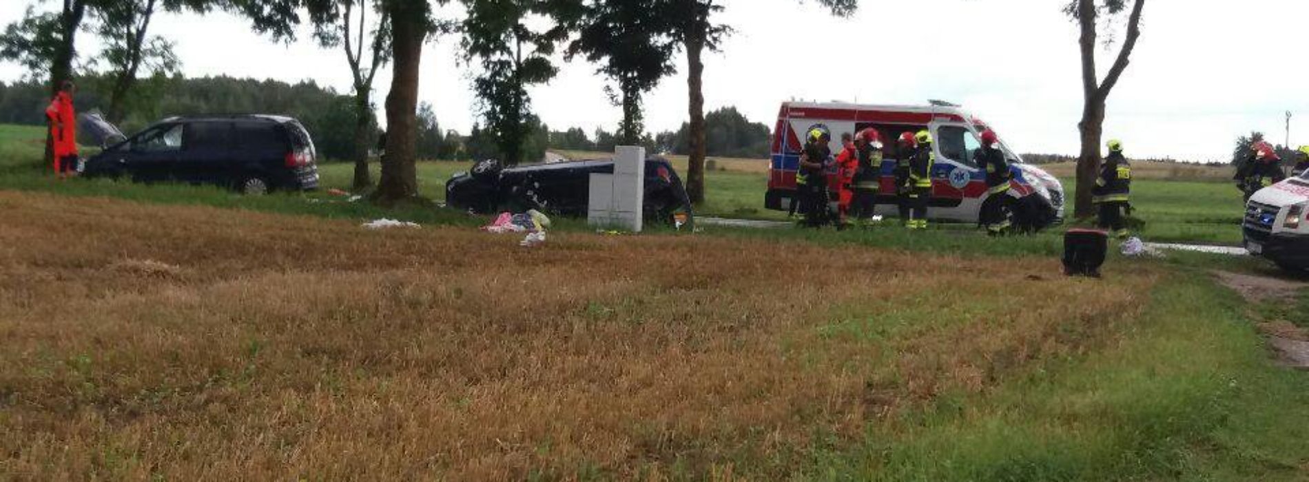 POLICJANCI PRACOWALI NA MIEJSCU WYPADKU